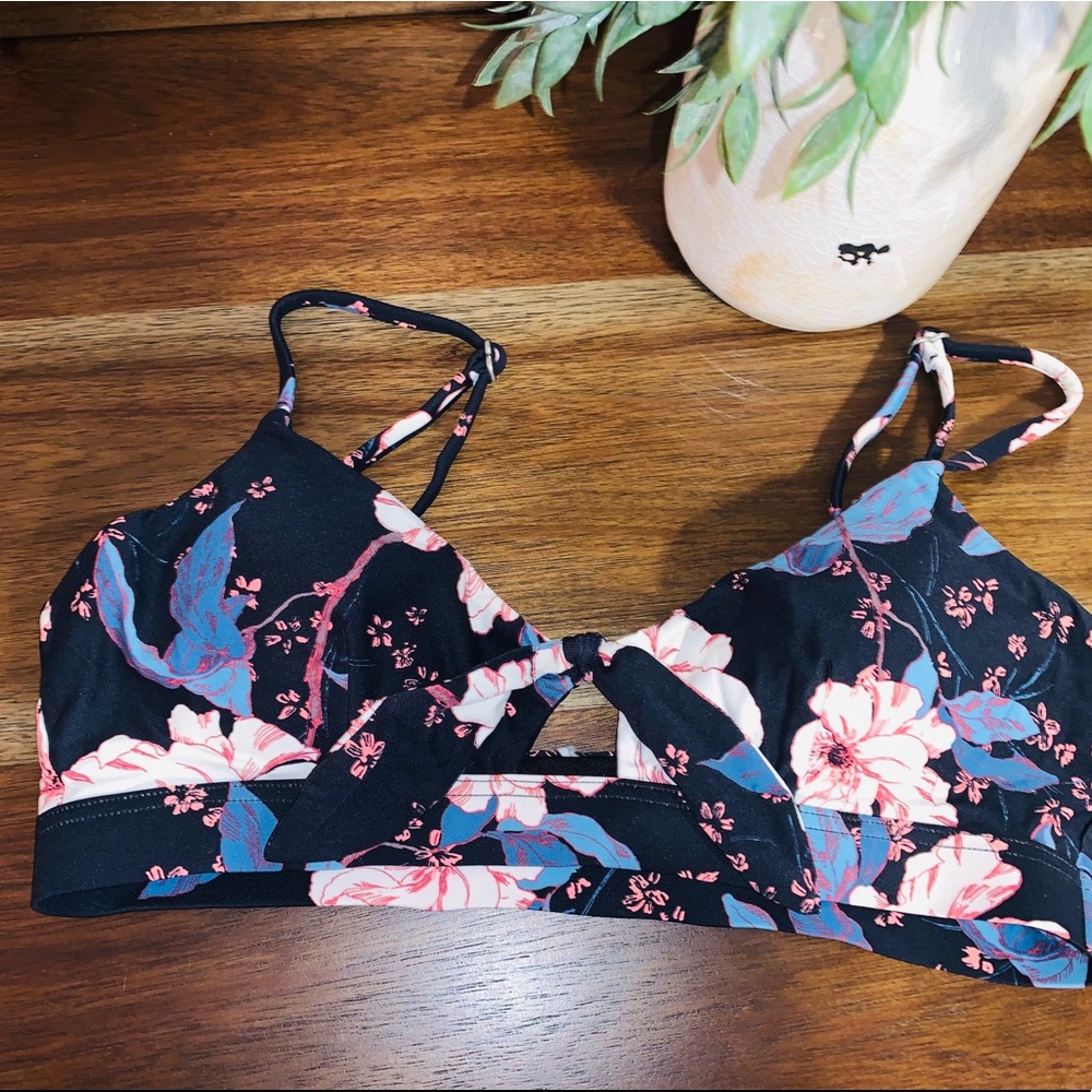 Brand New Billabong Bikini Top